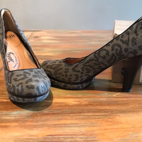 Sofft Premier Mandy Grey High Heel NWT - Picture 7 of 8